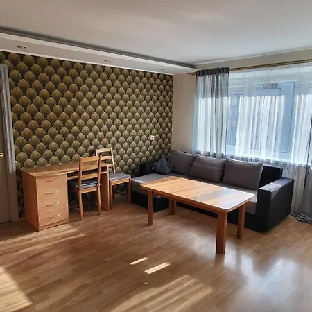 Center Apartment *